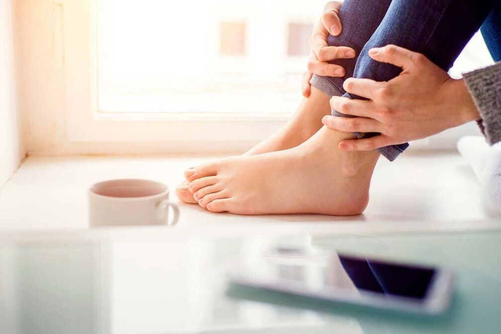 Ciuperca unghiilor de la picioare poate fi tratată acasă